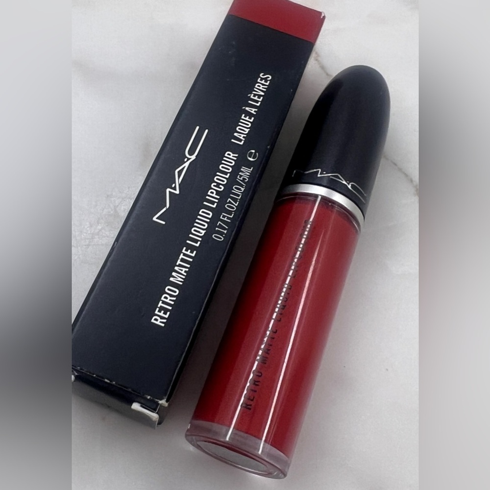 MAC 💋 Retro Matte Liquid Lipcolour 💋 CHILI ADDICT 💋 NIB $26 msrp - Picture 2 of 6